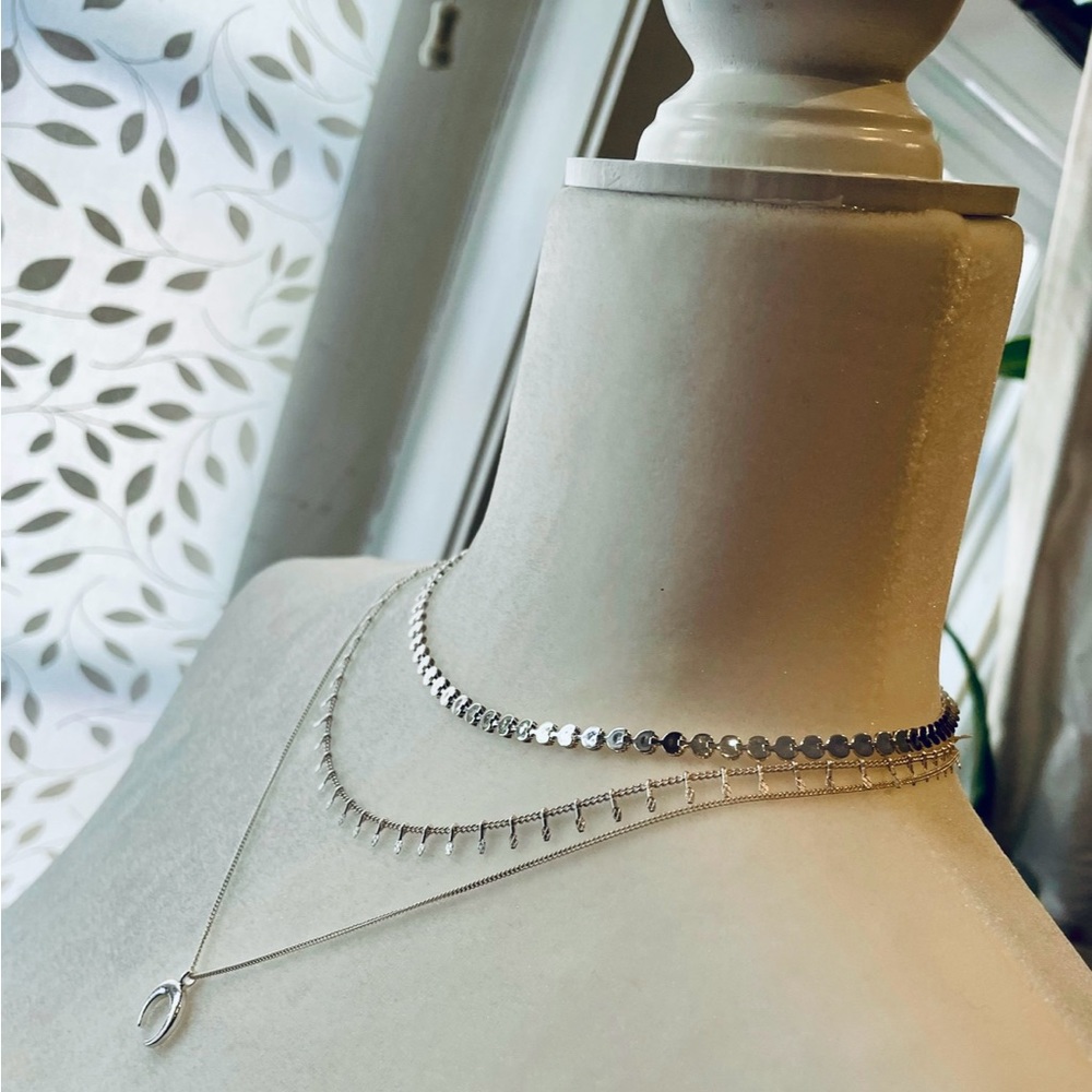🌙New Silver necklace, half moon charm and three different strands w/ extension - Picture 4 of 6